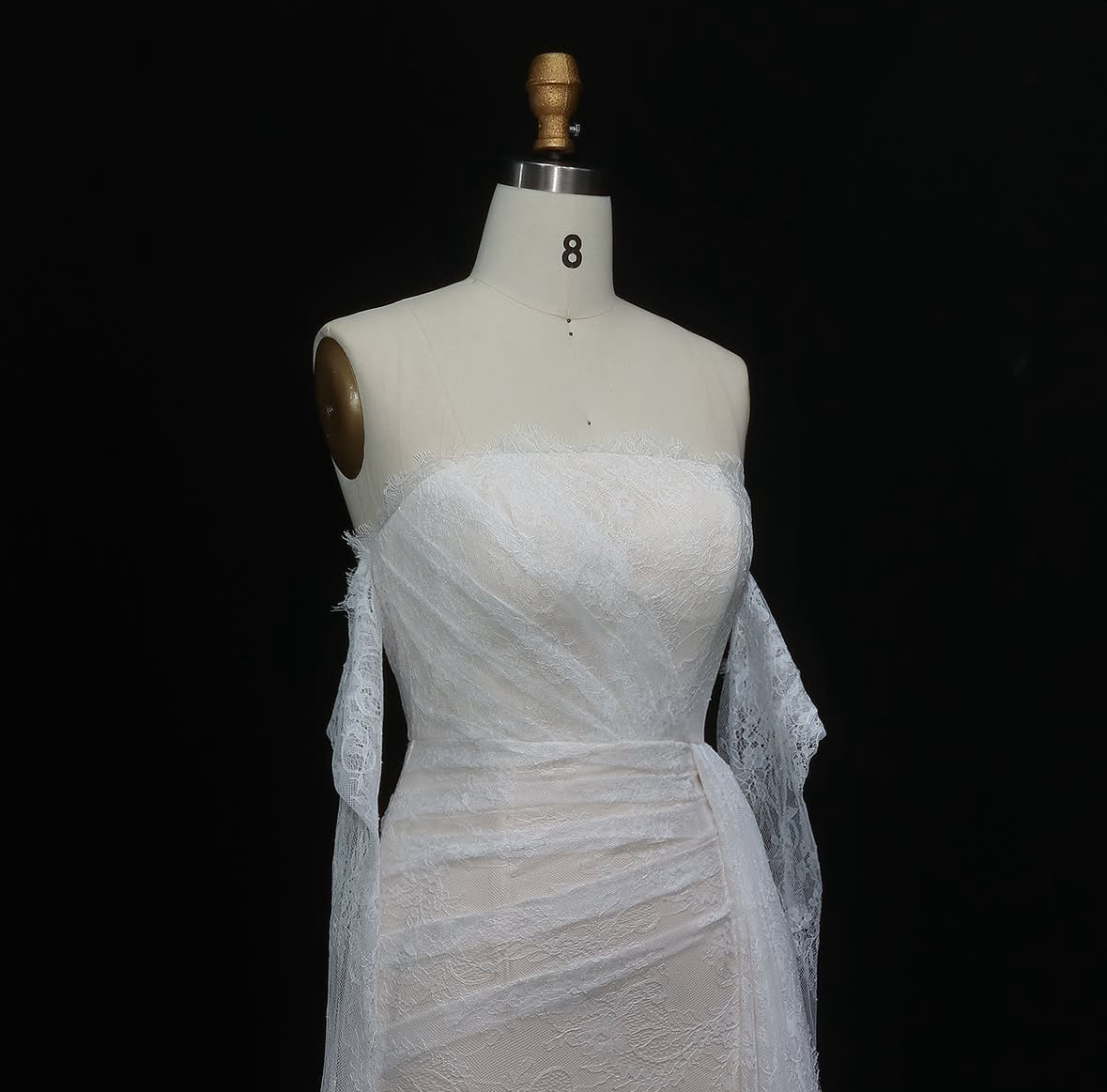 Elegant Luxury Lace Dress with Detached Sleeves