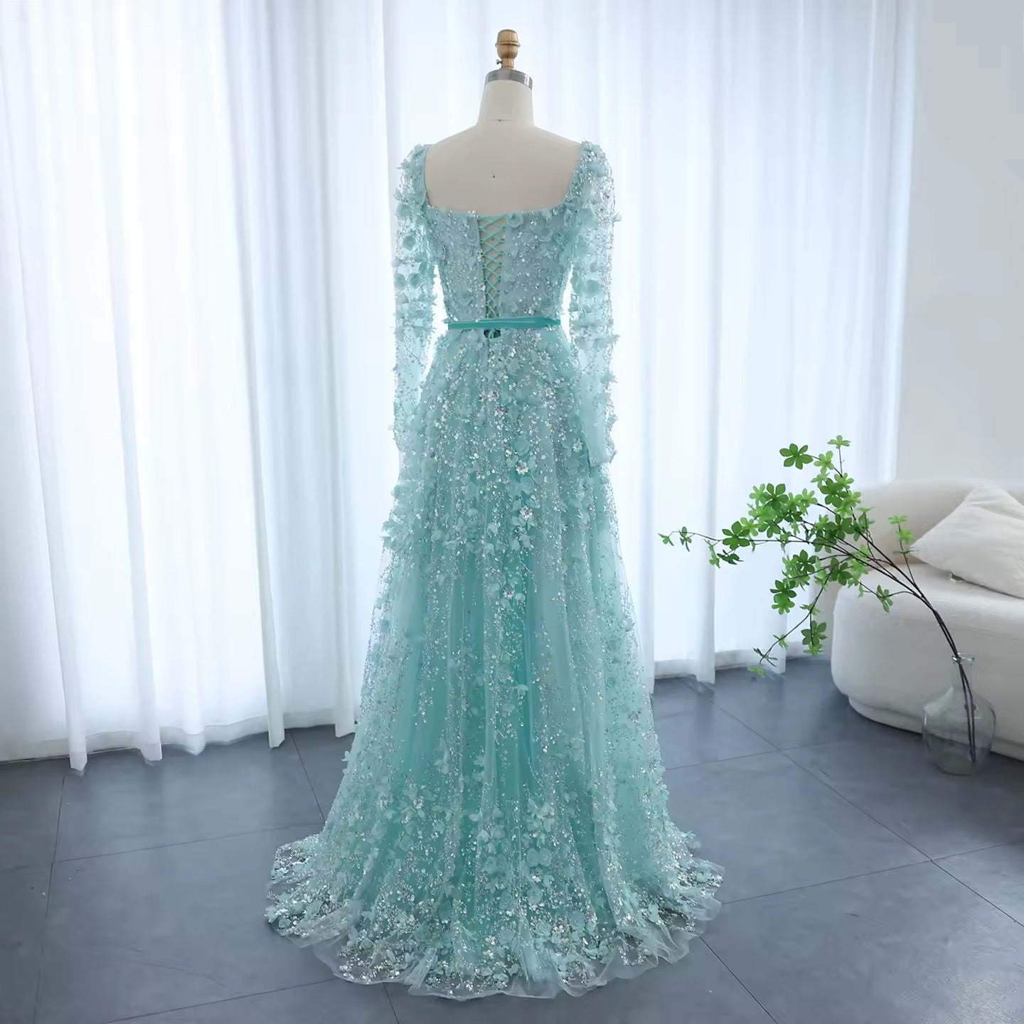 Luxury 3D Flower Long Sleeves Evening Dress