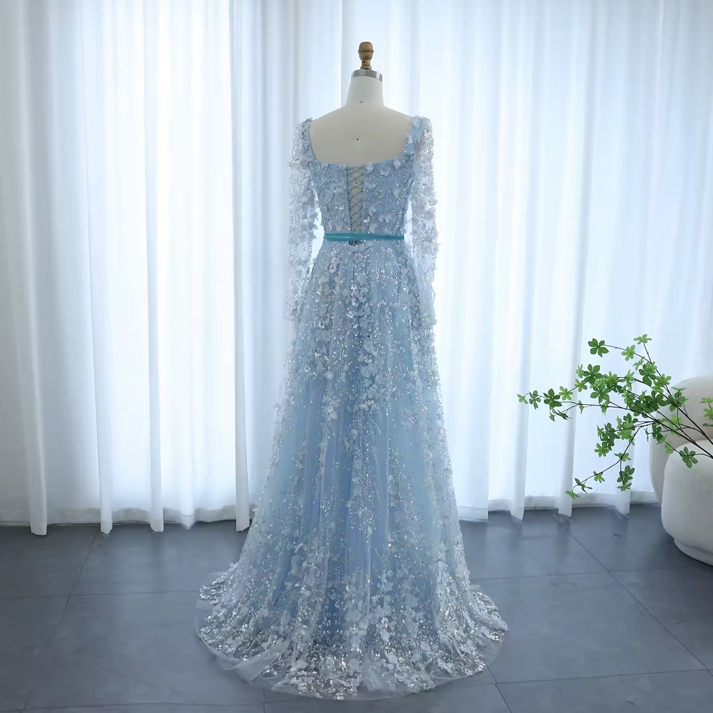 Luxury 3D Flower Long Sleeves Evening Dress