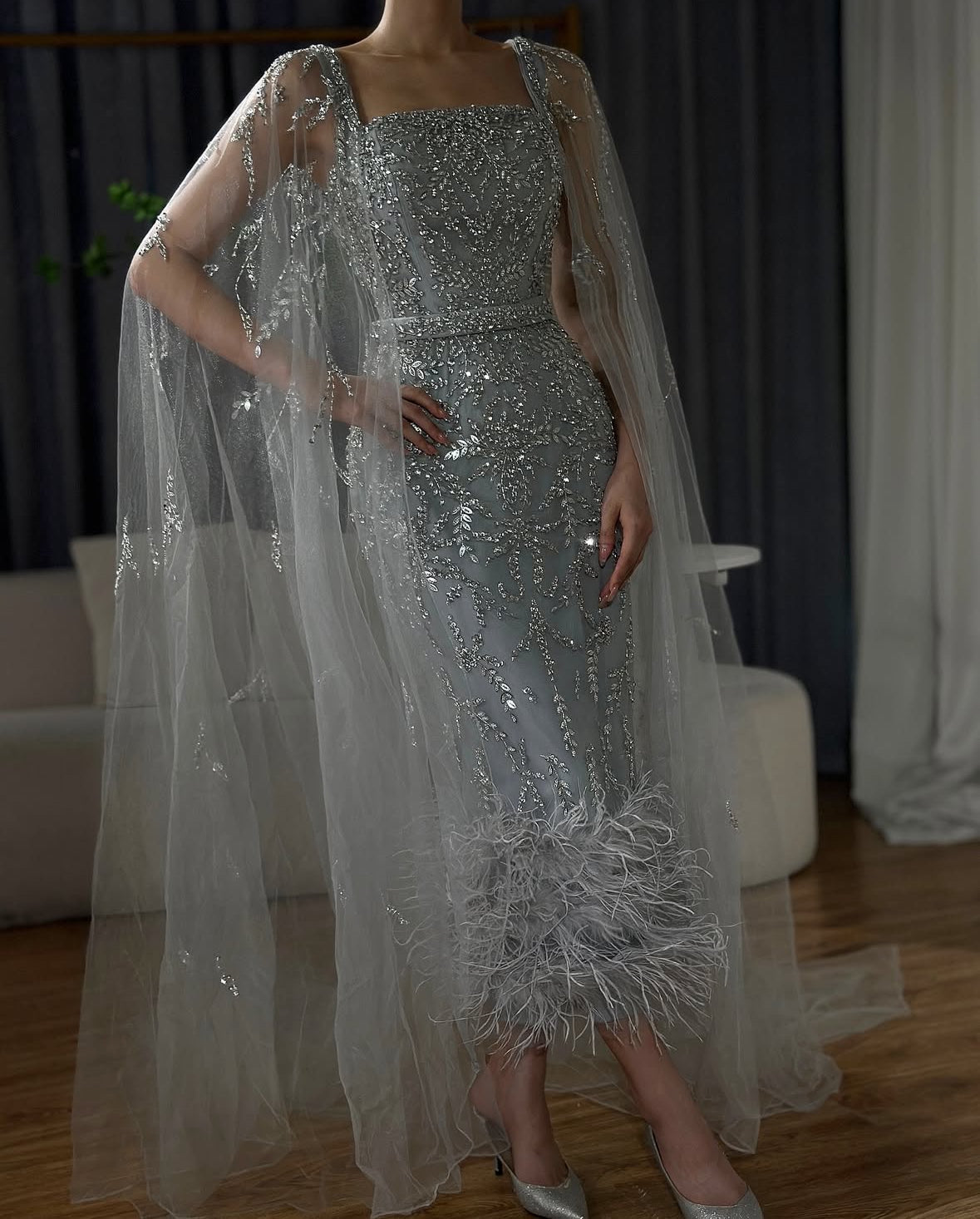 Luxury long open sleeve dress with feathers
