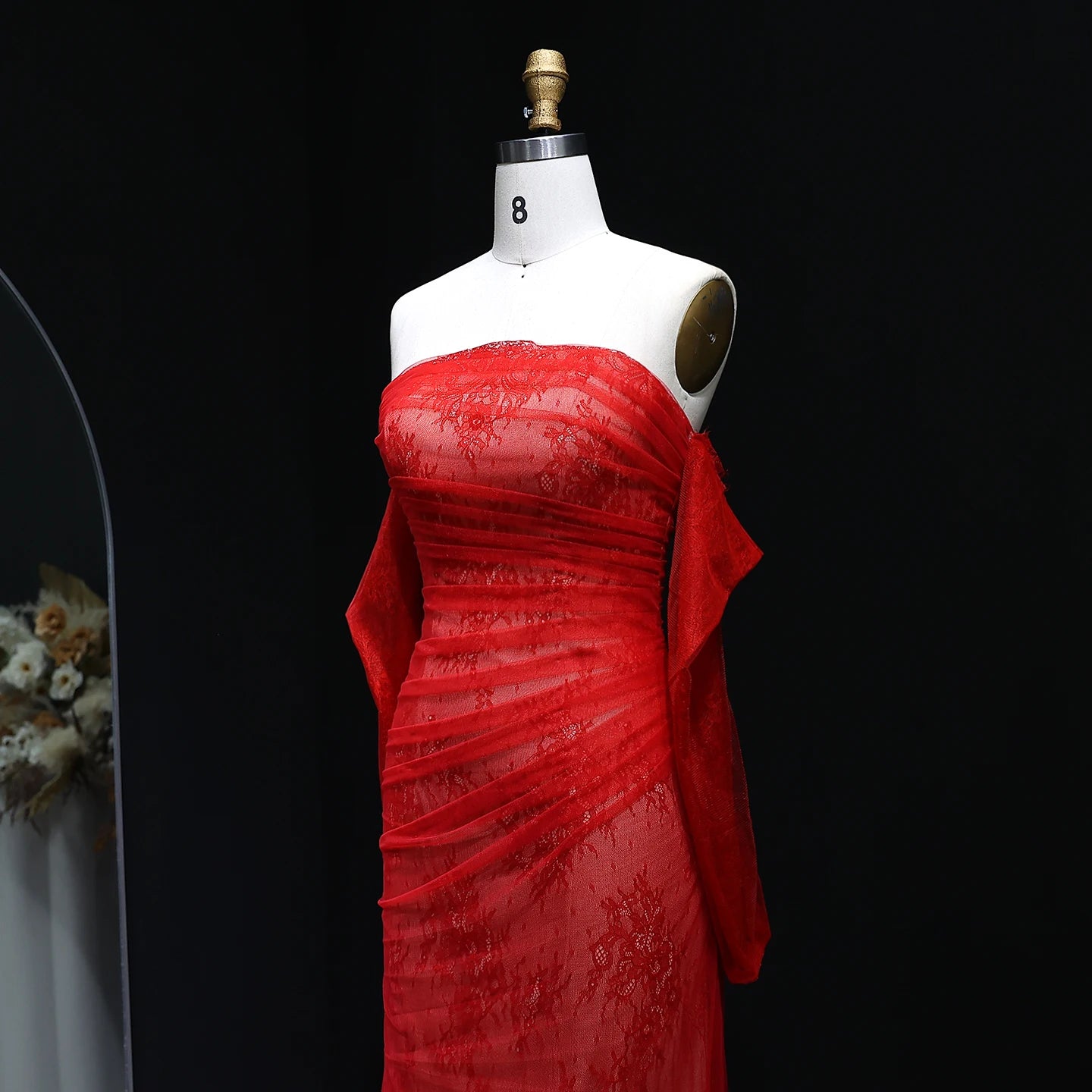 Elegant Red Strapless Lace Evening Dress with Gloves