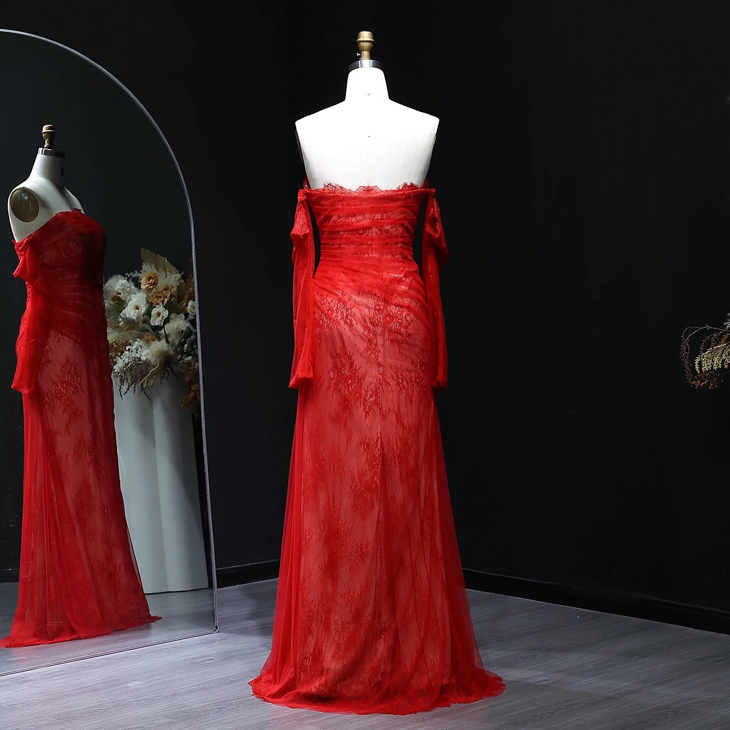 Elegant Red Strapless Lace Evening Dress with Gloves