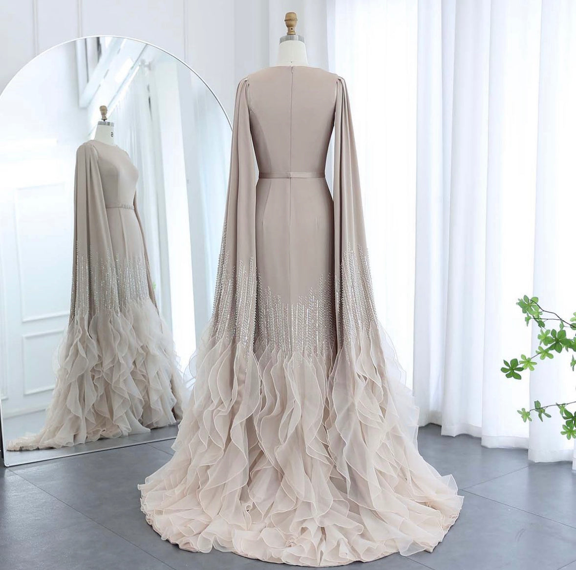 Luxury evening dress with long sleeves