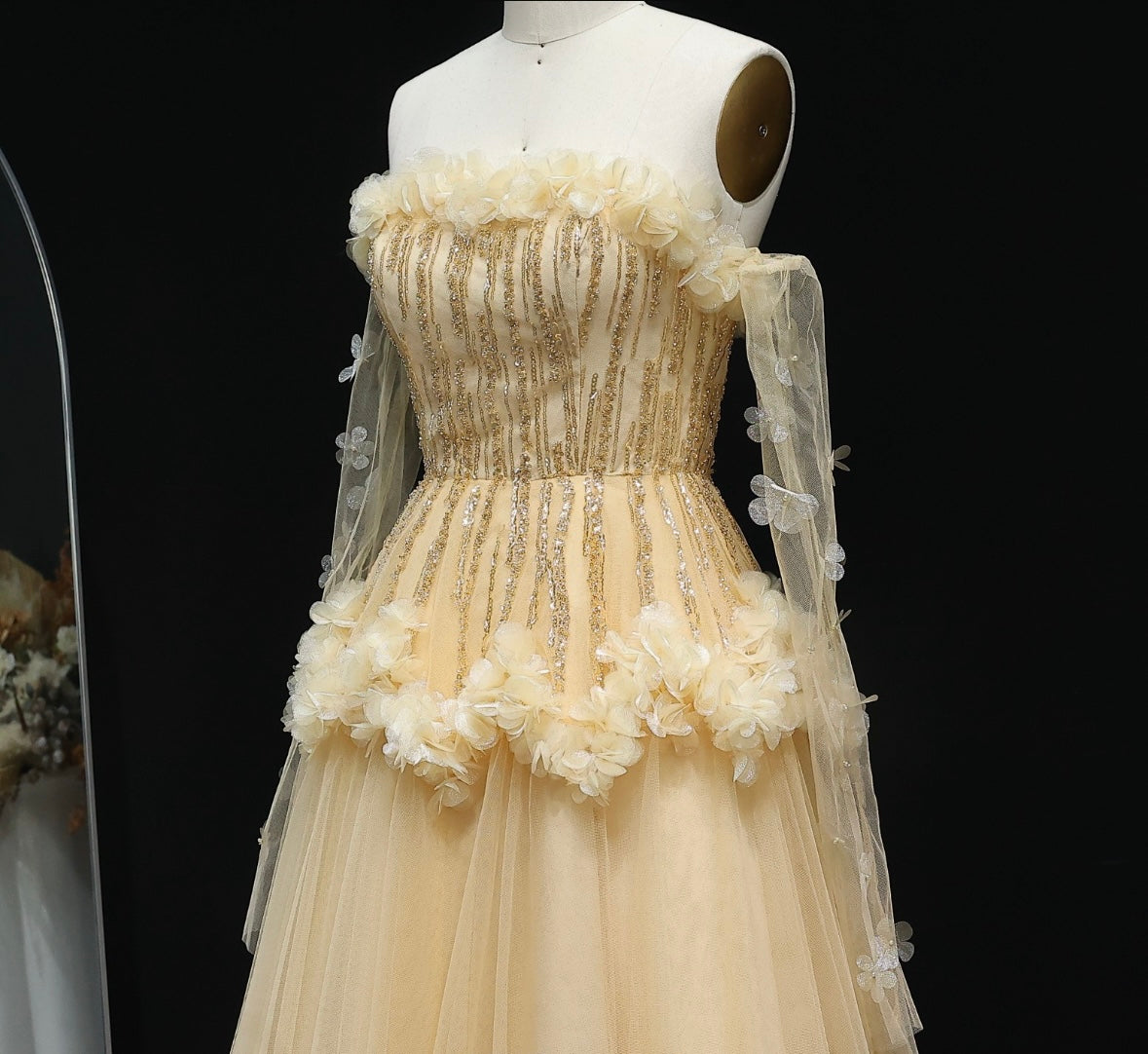 Elegant gold dress with gloves
