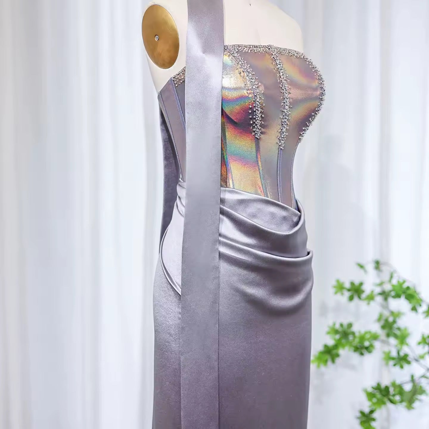 Elegant Strapless pink-Gray Satin Evening Dress with Scarf Luxury Crystal