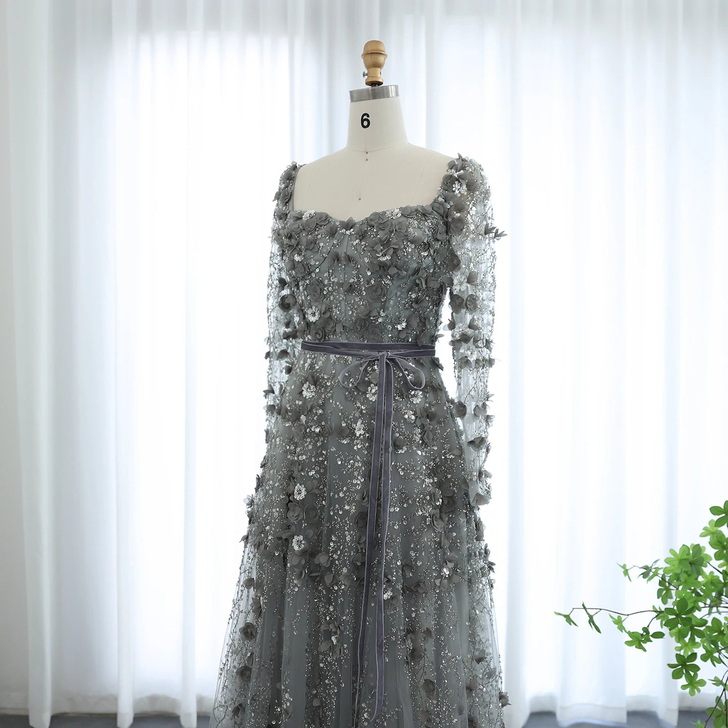 Luxury 3D Flower Long Sleeves Evening Dress